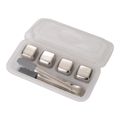 Four-cube case with tongs