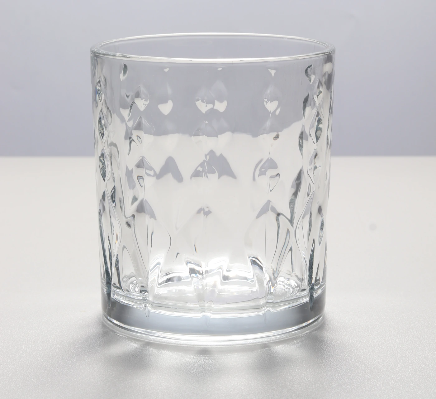 Diamond-cut rocks glass