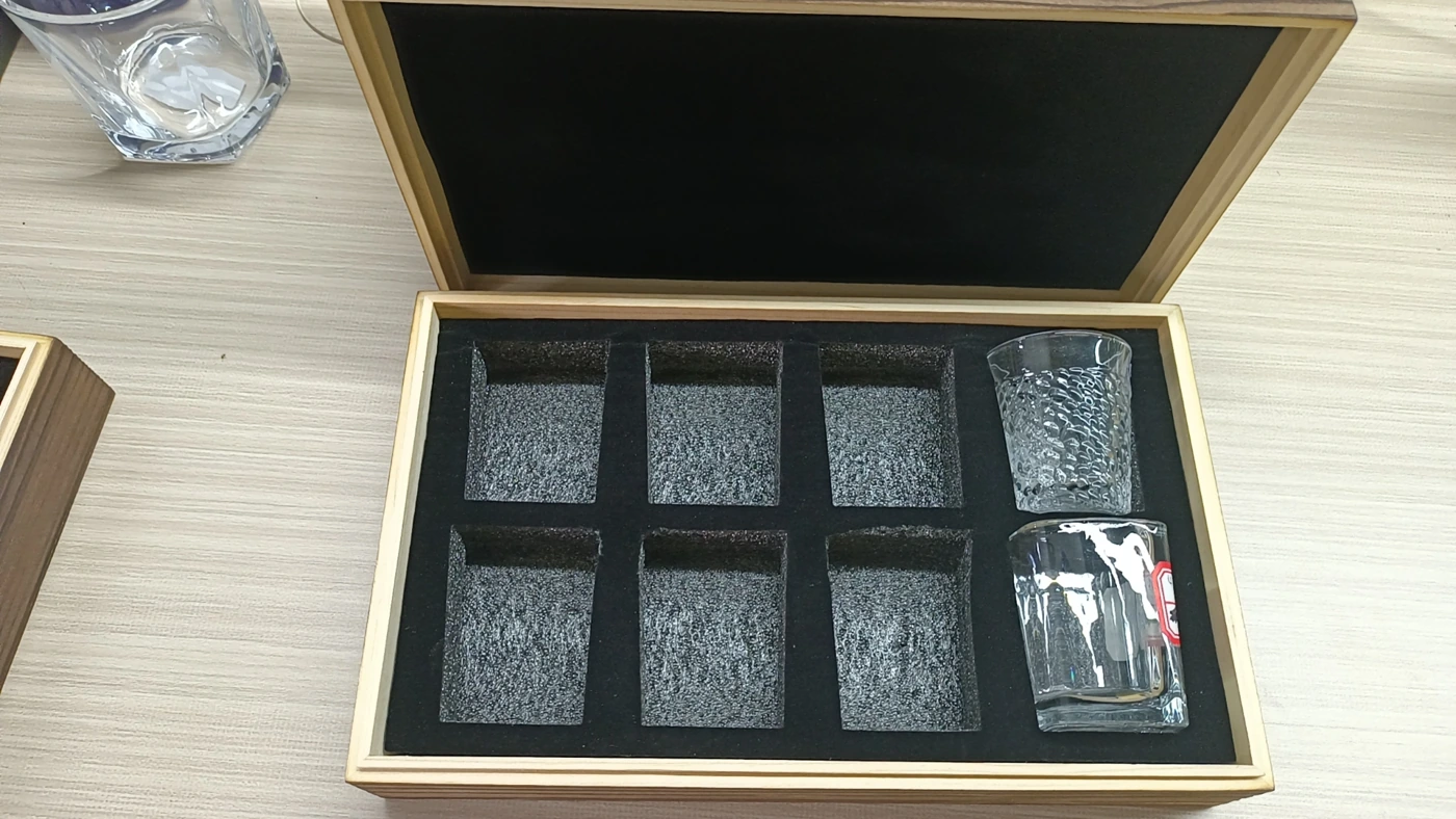 Shot-glass presentation box