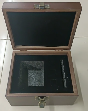 Single-item display box