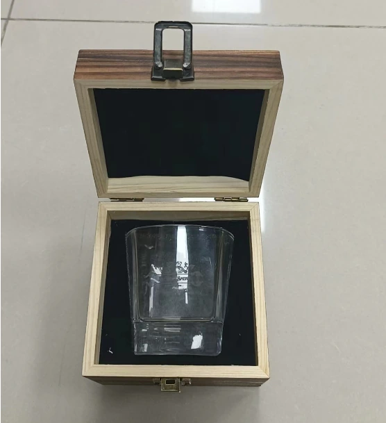 Compact display box