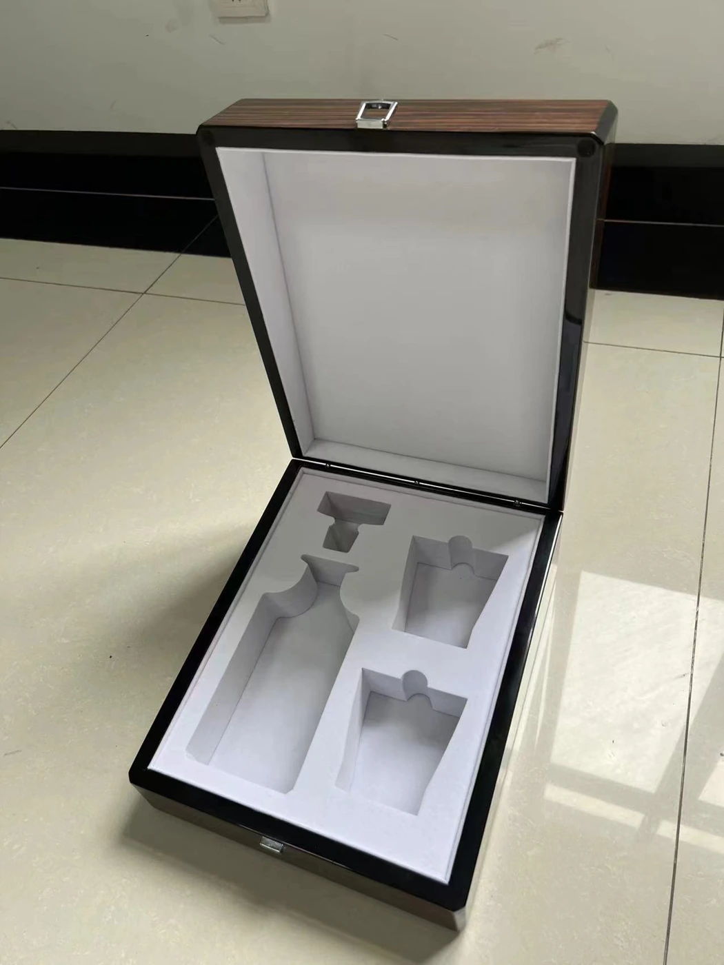 Lined presentation box