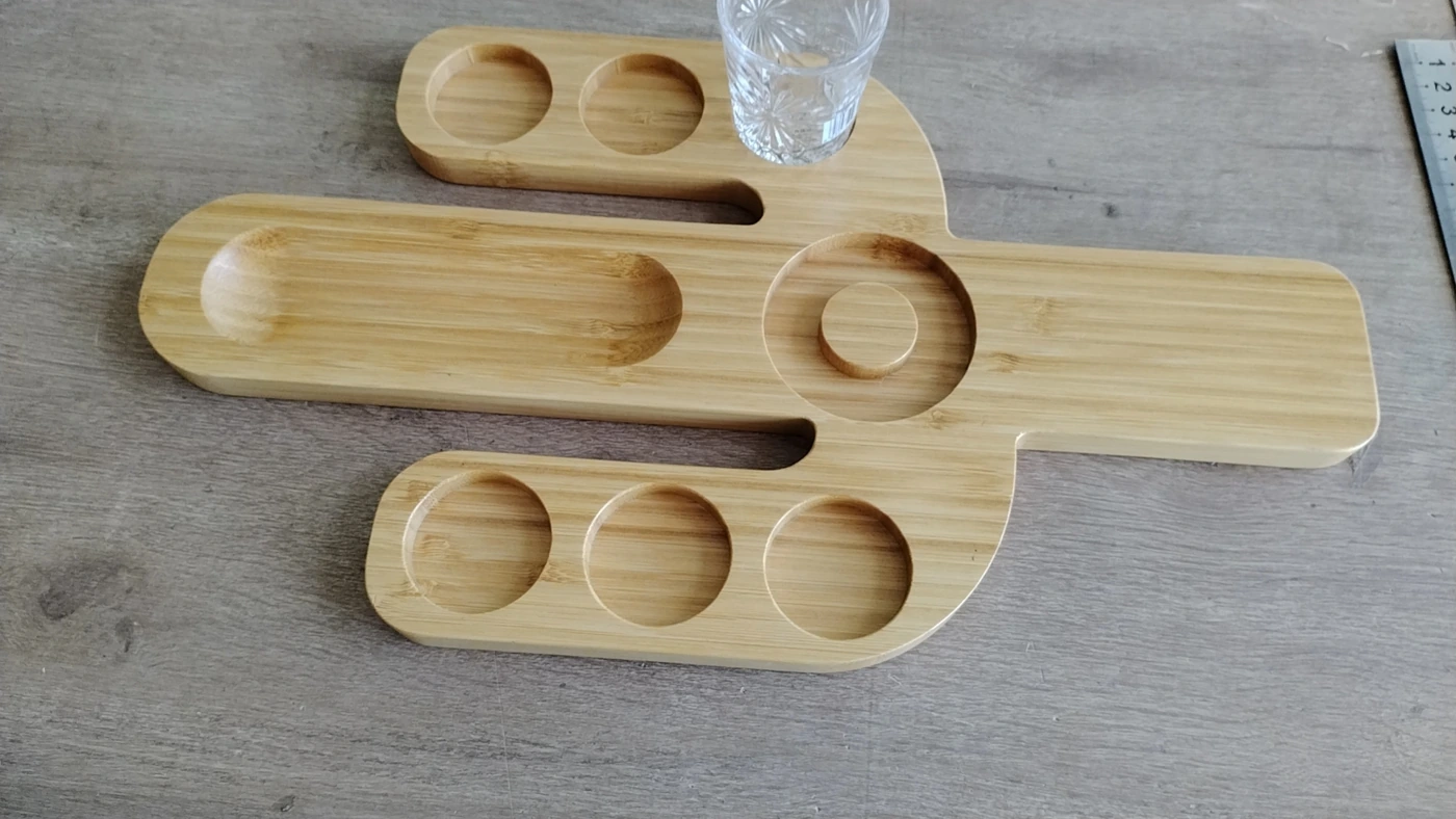 Guitar-shaped tasting tray