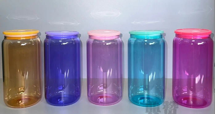 Coloured can-shaped collection
