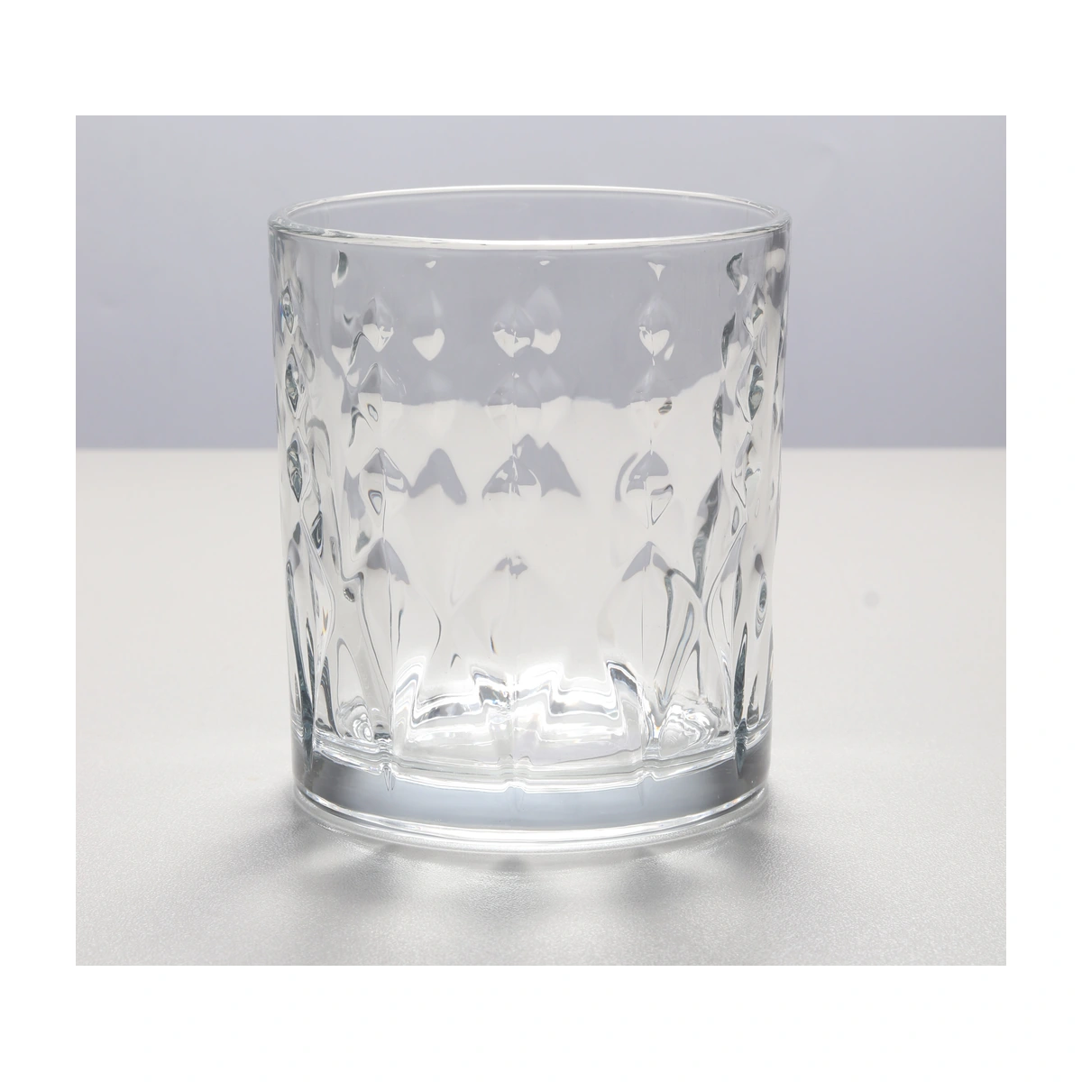 Diamond-cut rocks glass