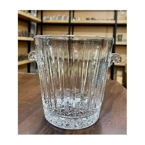 Textured pouring glass